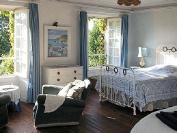 inta tours chateau bedroom normandy guided tours